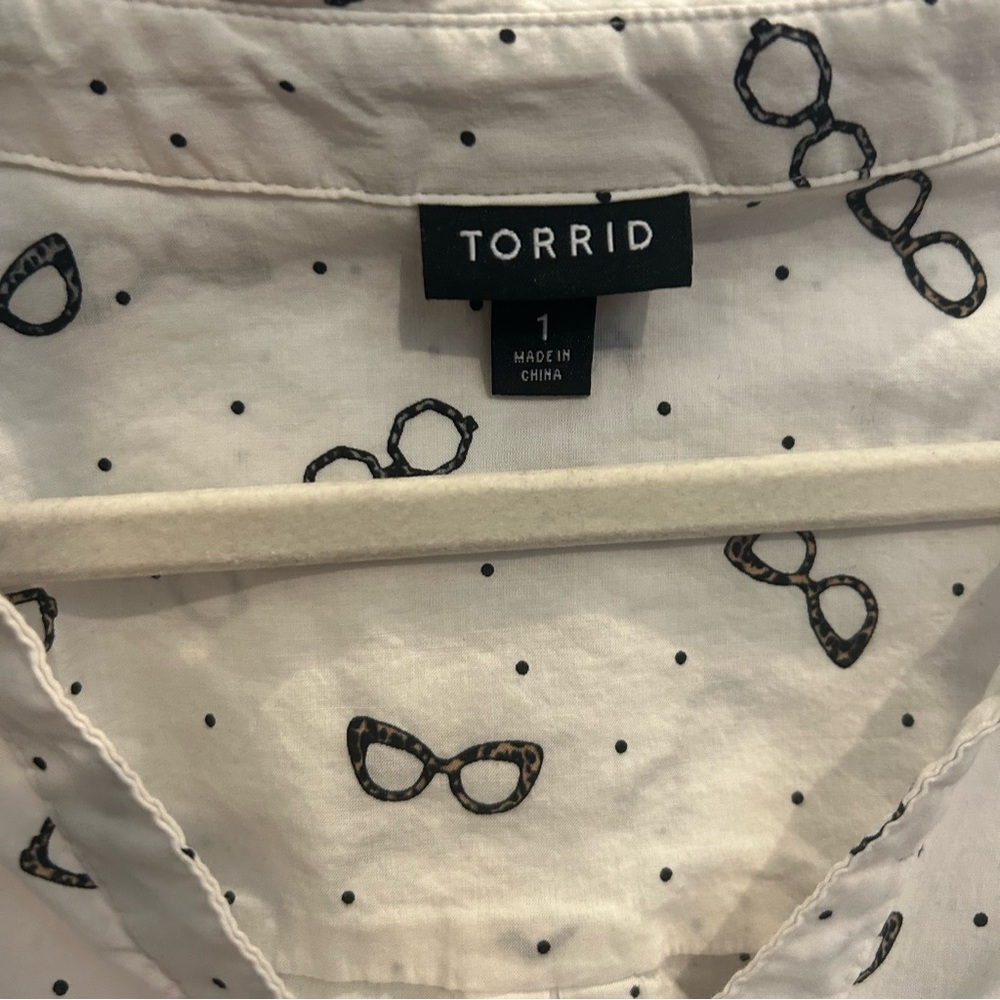 Torrid Womens 1x Plus White Glasses Madison Collared Button-Up Pockets - Picture 5 of 6